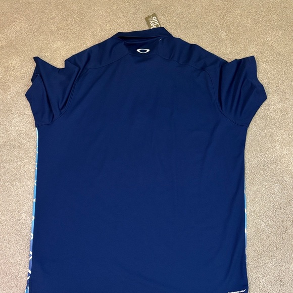 Oakley Men's Navy and White Polo Shirt - Picture 6 of 6